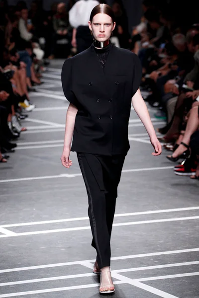 Look 17